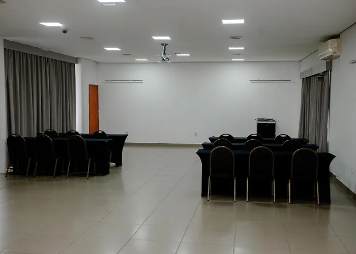 Colonial Flat Hotel